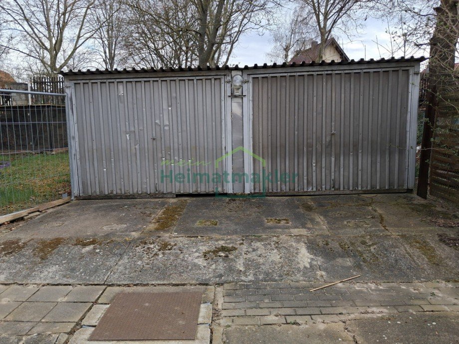 2 Metallgaragen Landhaus Hedersleben