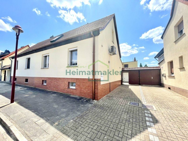 Stra�enansicht Nienburg (Saale) Doppelhaush�lfte Der Garten, von dem Familien tr�umen - Doppelhaush�lfte in Latdorf