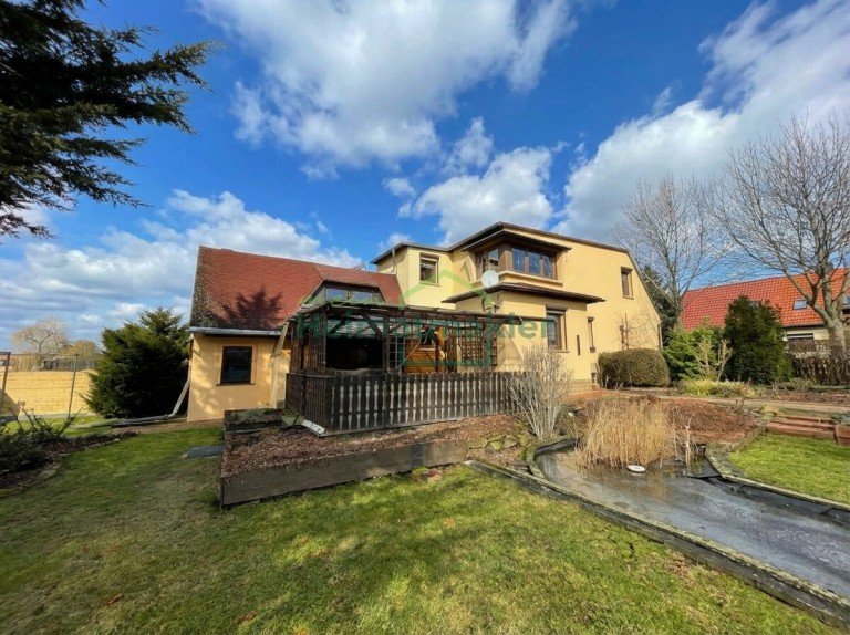 Wohnhaus seitliche Ansicht Bernburg Doppelhaush�lfte Eine beneidenswerte Lage in Bernburg- OT Neuborna!