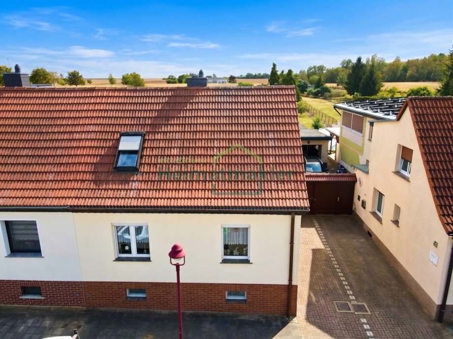 Stra�enansicht Doppelhaush�lfte Nienburg (Saale)