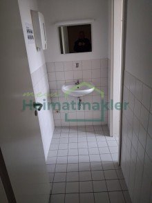 Sanit�rbereich leerstehende B�ror�ume am Markt in Aschersleben!