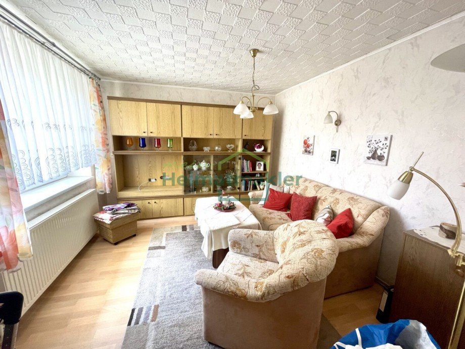 Einliegerwohnung - Wohnzimmer Doppelhaush�lfte Nienburg (Saale)