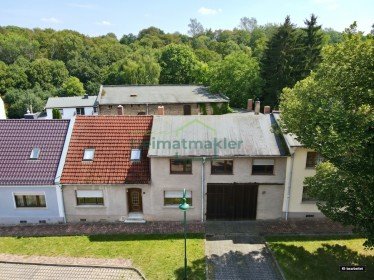 Hauptbild Ein Ensemble aus Wohnhaus, Hof und Scheune, das nur noch auf neue Ideen wartet.