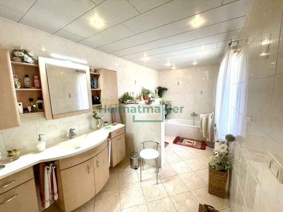 Haupthaus - EG - Bad Doppelhaush�lfte Nienburg (Saale)