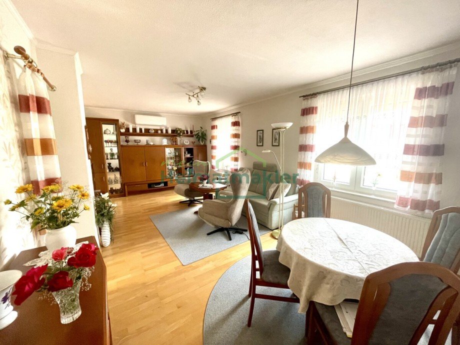 Haupthaus - EG - Wohnzimmer Doppelhaush�lfte Nienburg (Saale)