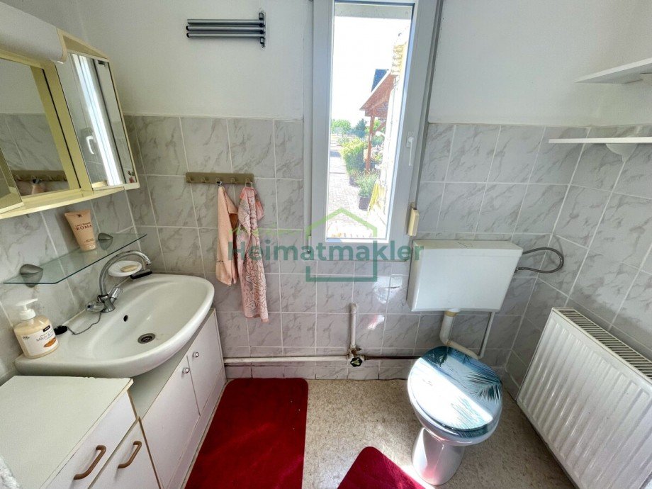 Einliegerwohnung - WC Doppelhaush�lfte Nienburg (Saale)