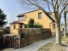 Geb�udeansicht von der Stra�e Eine beneidenswerte Lage in Bernburg- OT Neuborna!