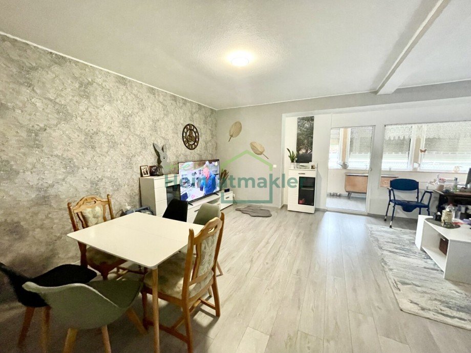 Haupthaus - EG - Wohnzimmer Mehrfamilienhaus Aschersleben