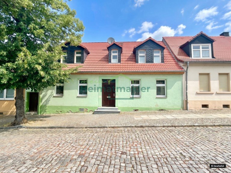 Stra�enansicht Bernburg Reihenhaus Platz f�r alle, Schule ums Eck: Ihr Reihenhaus in der Bernburger Bergstadt
