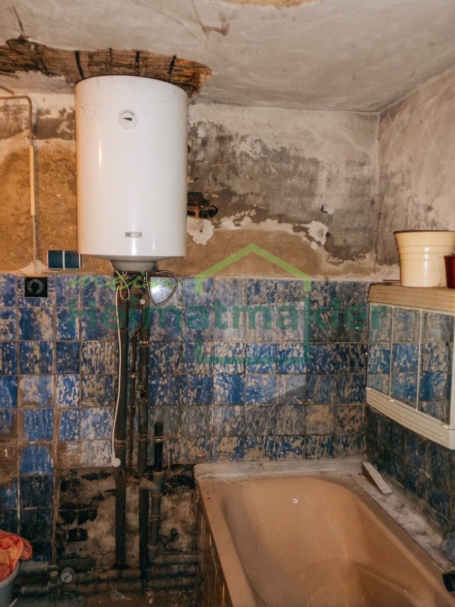 82efc938-bad-badezimmer-staging-einfamilienhaus-in-hettstedt-weinberg Reihenhaus Hettstedt