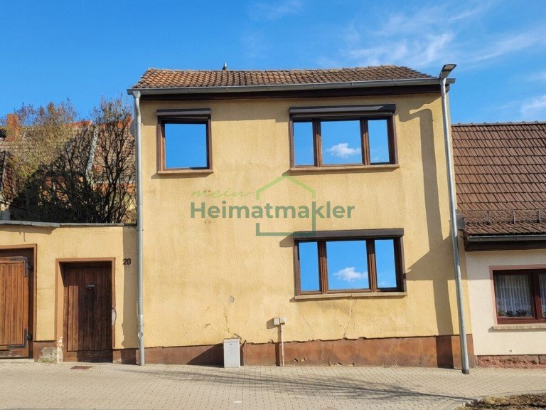 Frontansicht Hettstedt Reihenhaus Sanierungsbed�rftiges Haus in Hettstedt